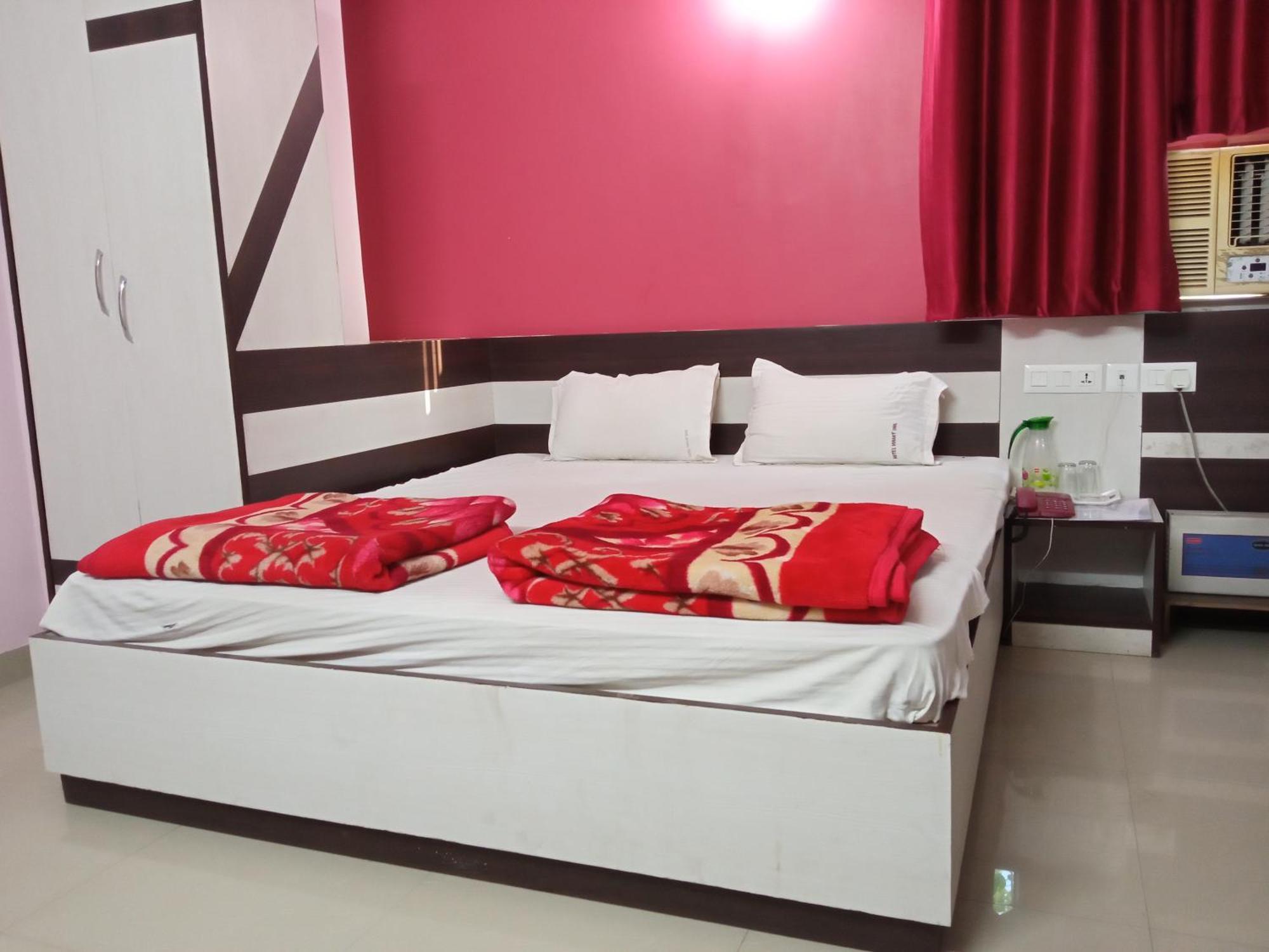 Hotel Viraat Inn Gaya Oda fotoğraf
